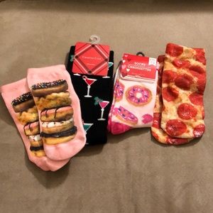 🍩🍕🍸A box of socks!